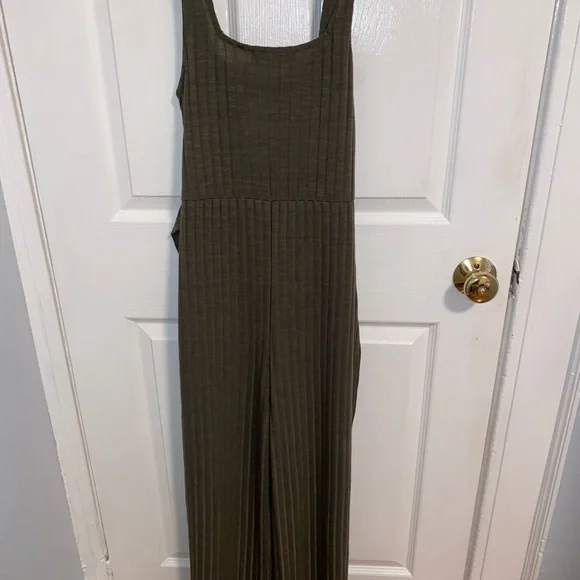 Almost Famous Olive Jumpsuit - Picture 2 of 5